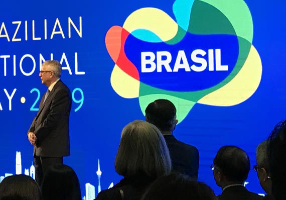 Visual identity, LED panel display and signage design for 2018 and 2019 editions of the Brazilian National Day organized by the Brazilian General Consulate in Hong Kong. The 2019 edition, held at the JW Marriott hotel, featured a gigantic (12 x 3 meters high) display. The 2018 event, held at the Wanchai Renaissance Hotel, was the first one organized by the Brazilian Consulate in more than 10 years.
								<br><br>