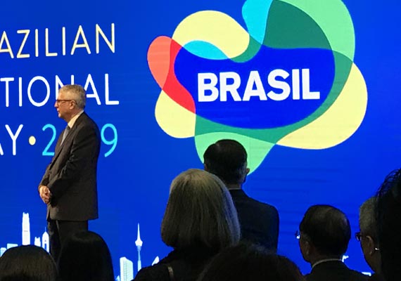 Visual identity, LED panel display and signage design for 2018 and 2019 editions of the National Day organized by the Brazilian General Consulate in Hong Kong. The 2019 edition, held at the JW Marriott hotel, featured a gigantic (12 x 3 meters high) display. The 2018 event, held at the Wanchai Renaissance Hotel, was the first one organized by the Brazilian Consulate in more than 10 years.
								<br><br>